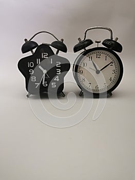 SettingÃ¢â¬â¹ anÃ¢â¬â¹ alarmÃ¢â¬â¹ withÃ¢â¬â¹ theÃ¢â¬â¹ clockÃ¢â¬â¹ isÃ¢â¬â¹ usefulÃ¢â¬â¹ toÃ¢â¬â¹ helpÃ¢â¬â¹ maintainÃ¢â¬â¹ aÃ¢â¬â¹ sleepÃ¢â¬â¹